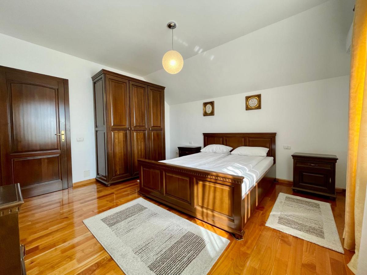 Hermesvilla Baile Felix Luaran gambar
